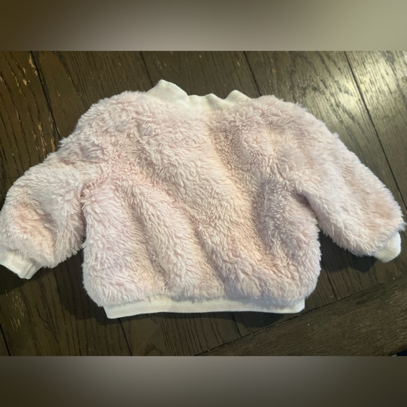 🔆 Bundle items 6 for $30 Cat & Jack Faux Fur Bomber Jacket - Picture 2 of 3